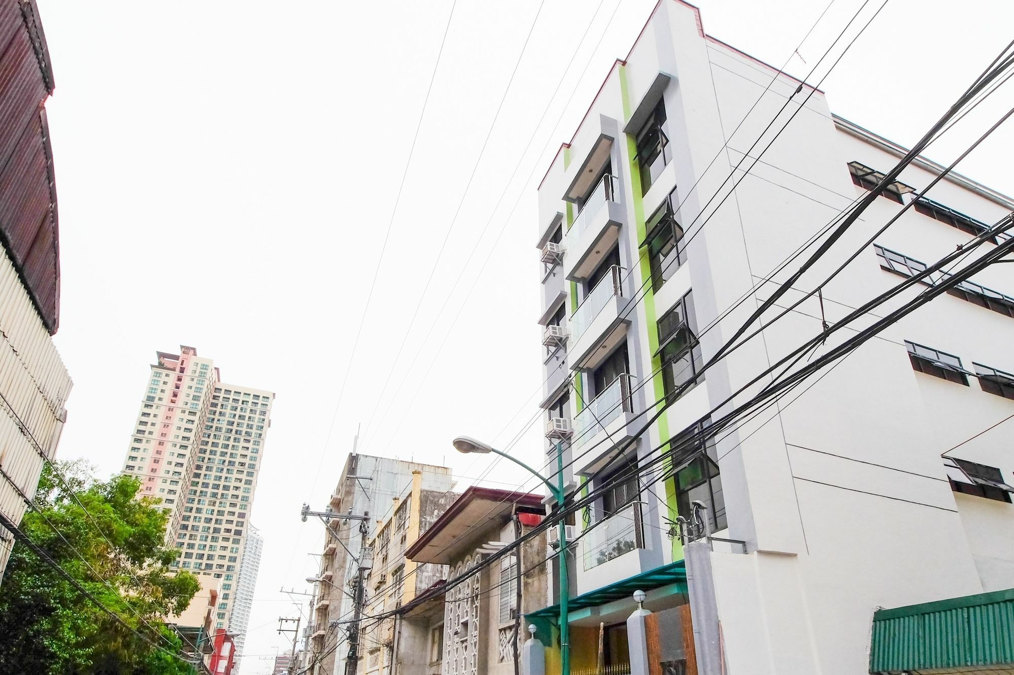 Zen Rooms Time Travellers Makati Manila Exterior photo